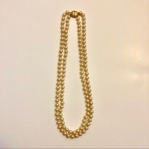 Pearl Necklace with Detailed Gold Clasp